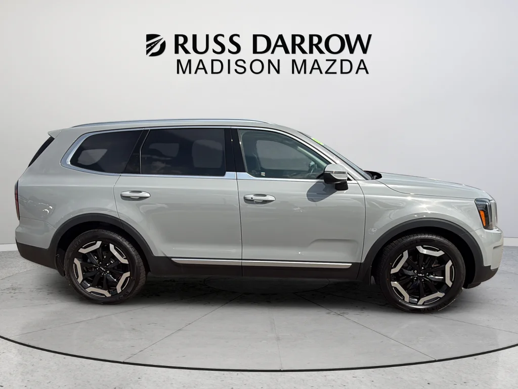 Used 2023 Gray Kia EX image 6
