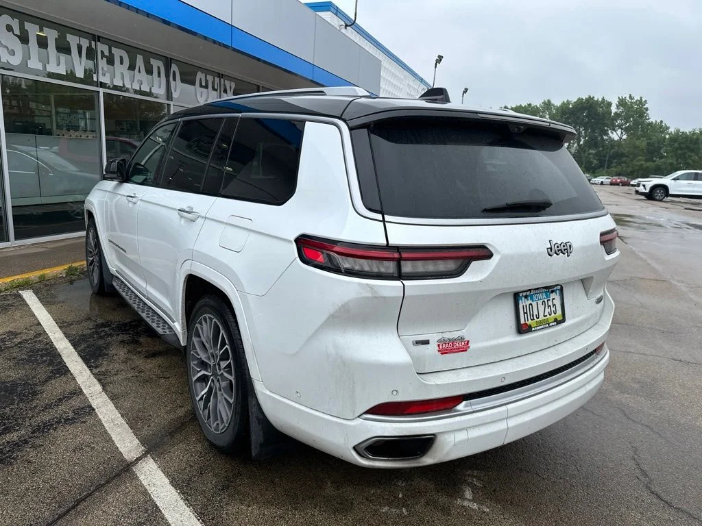 Used 2022 White Jeep Summit image 4