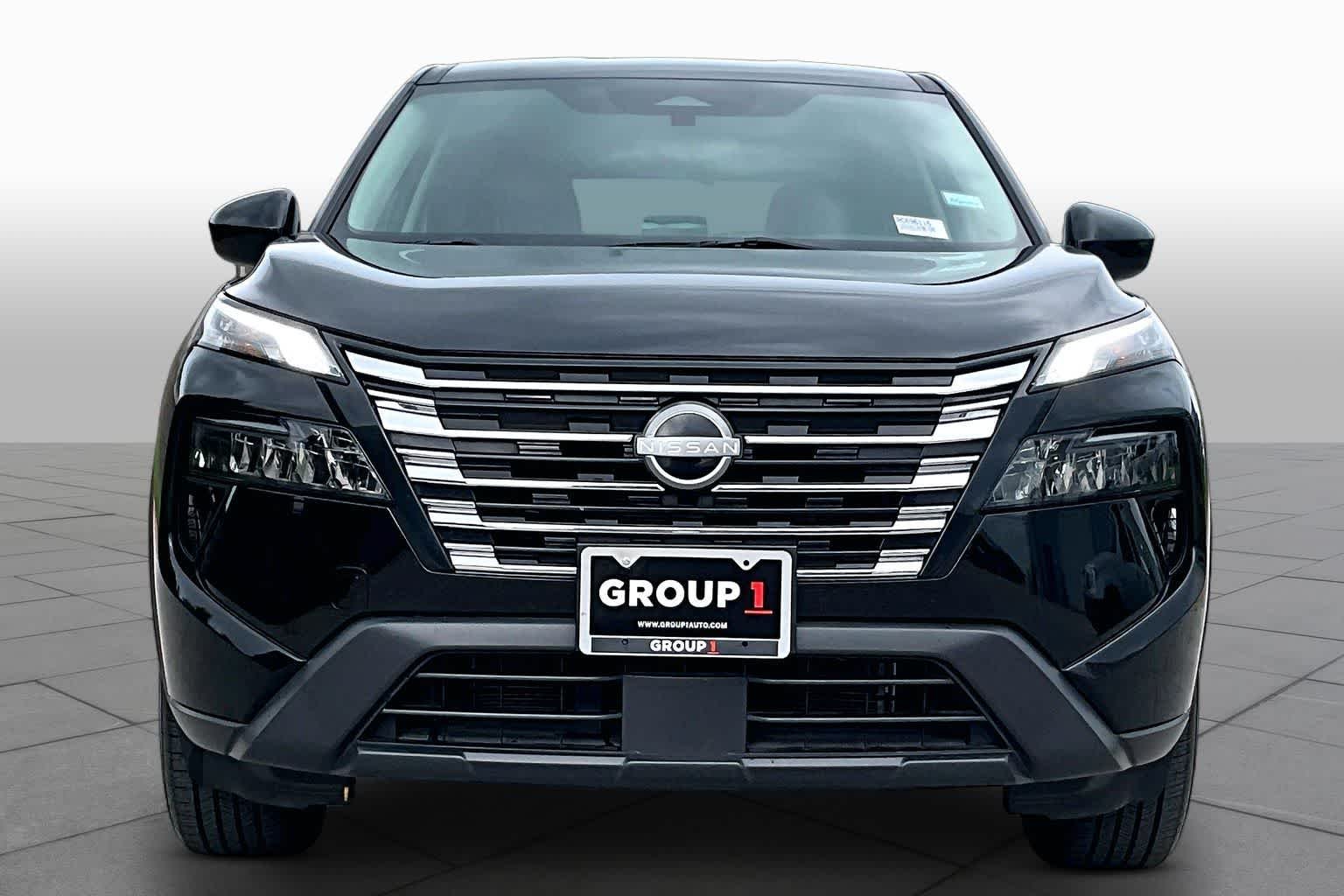 Certified Used 2024 Super Black Nissan SV image 4