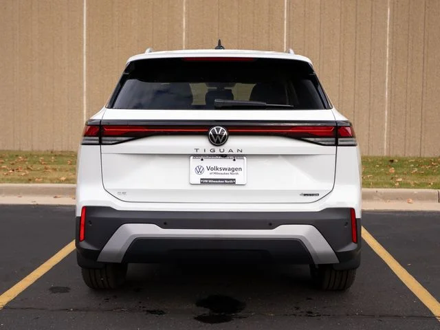 New 2026 White/off-white Volkswagen 2.0T SE image 5