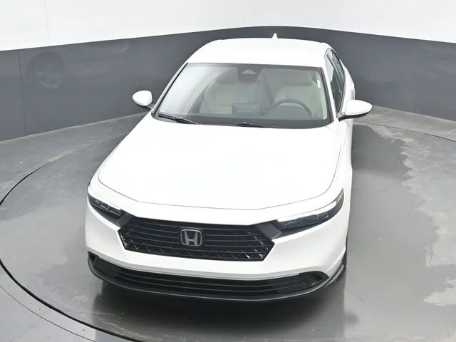 New 2026 Platinum White Pearl Honda LX image 17