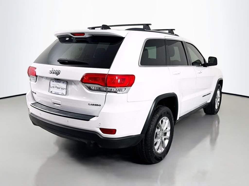 Used 2017 White Jeep Laredo image 9