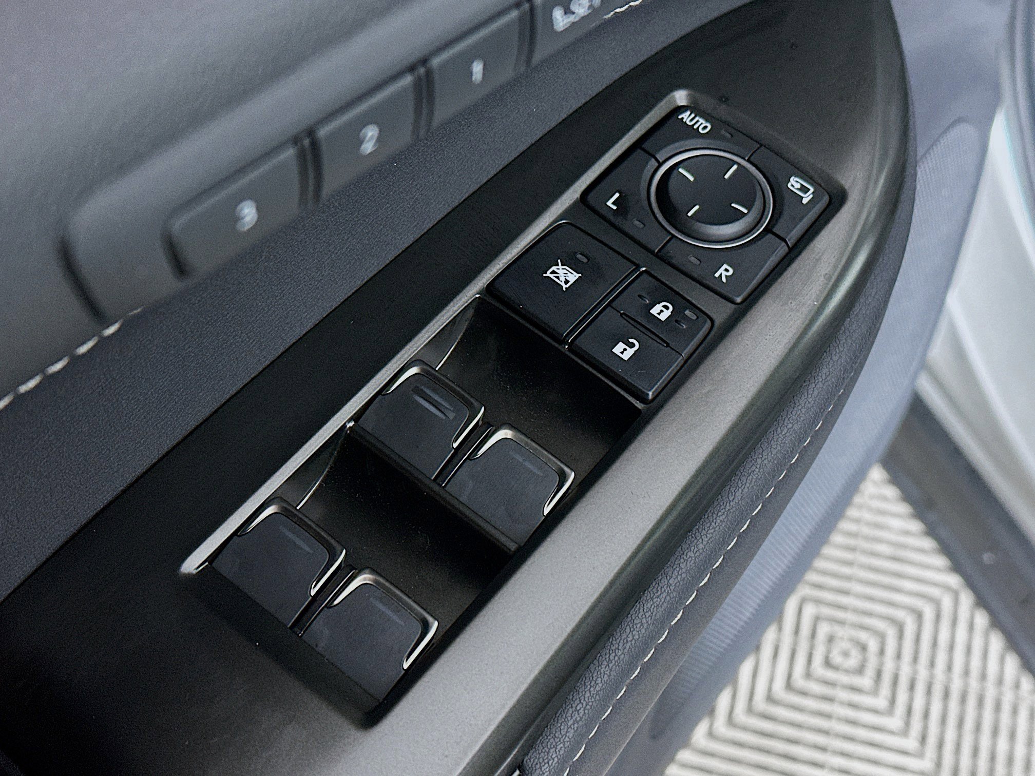 2026 Lexus NX 450h+ Luxury - Photo 17