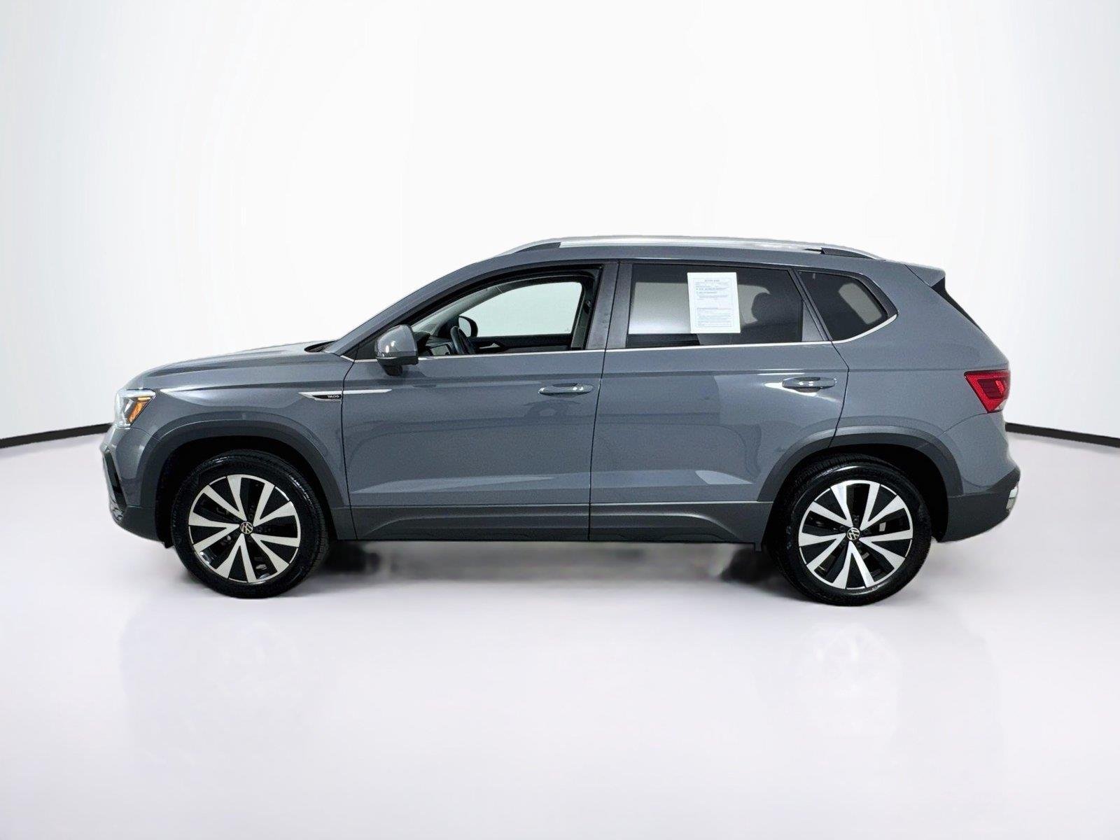 Used 2023 Pure Gray Volkswagen SE image 3