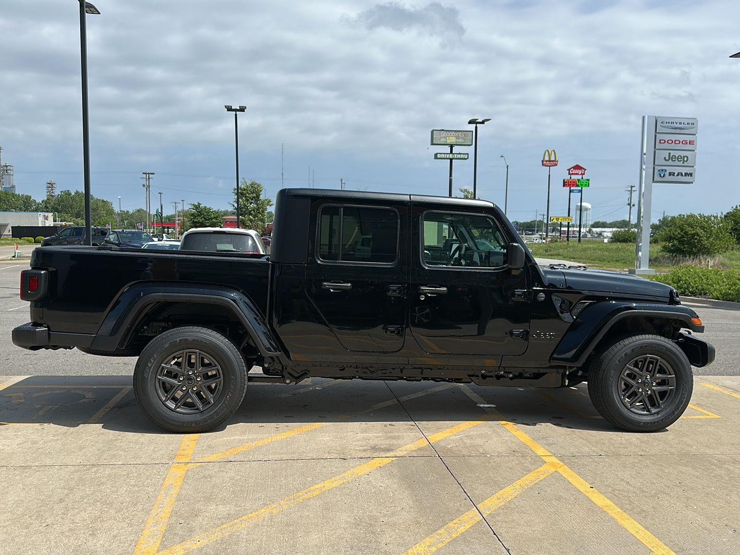 New 2026 Black Clear-Coat Exterior Paint Jeep Sport S image 5