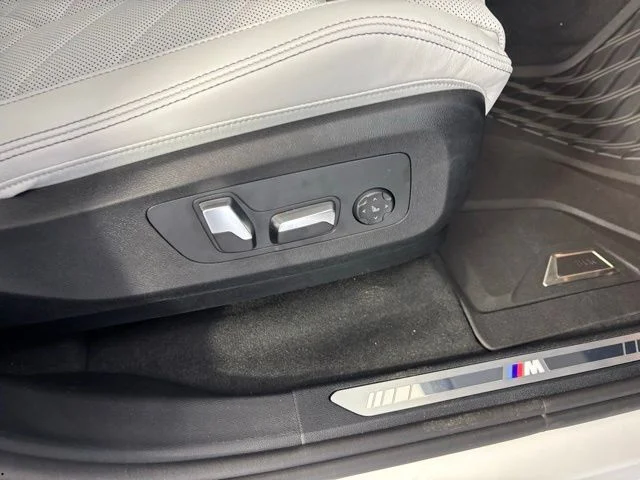 New 2026 Mineral White Metallic BMW xDrive40i image 47