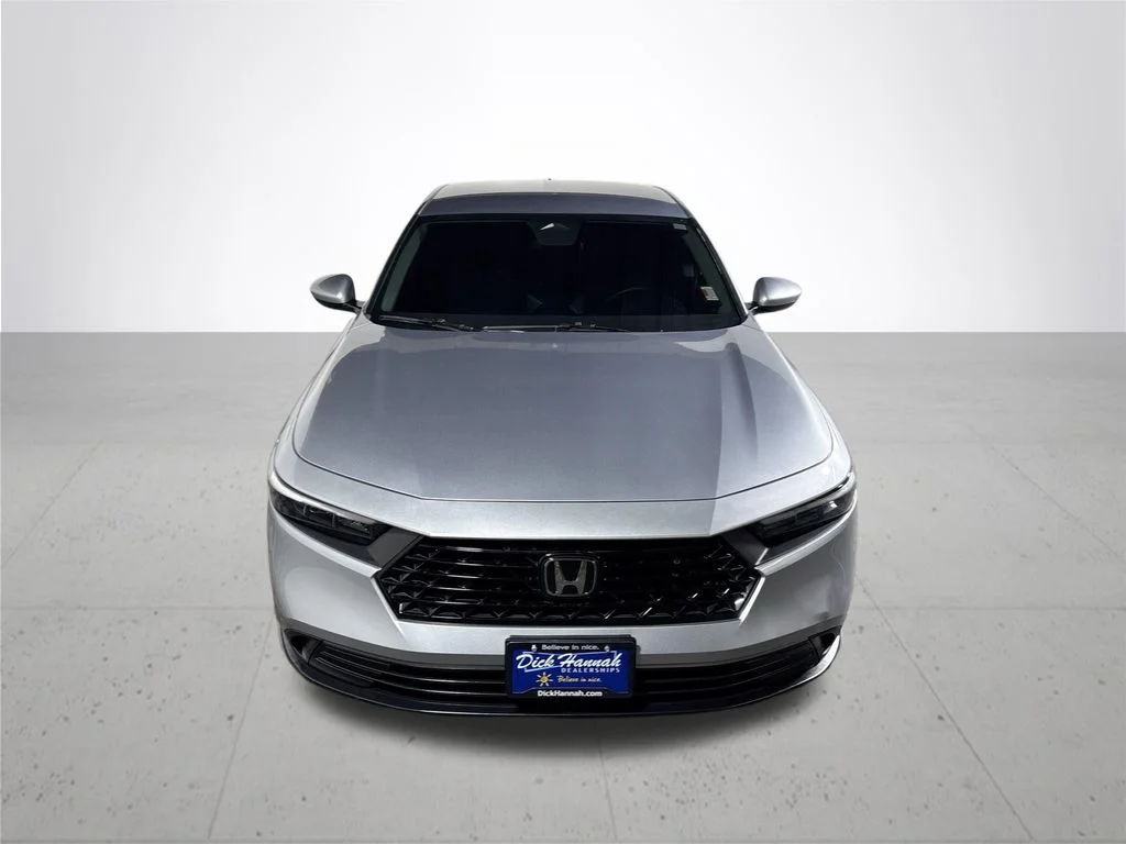 Used 2023 Lunar Silver Metallic Honda LX image 3