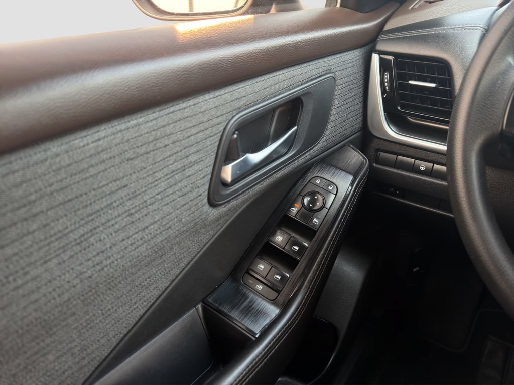 Used 2022 Black Nissan SV FWD image 12