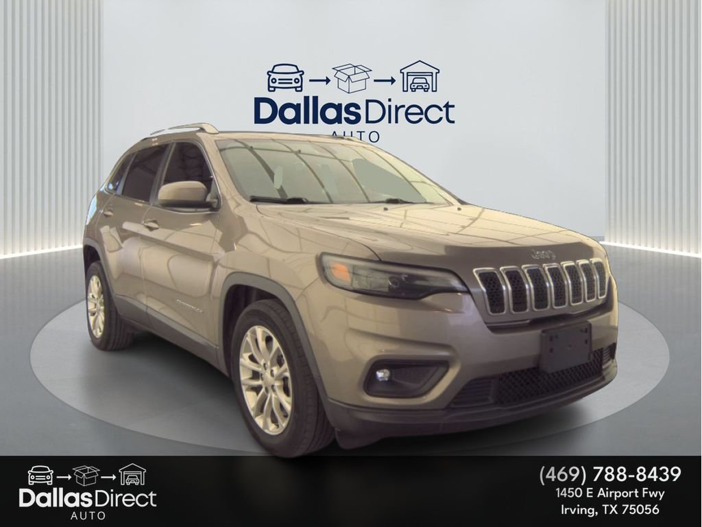 Used 2019 Light Brownstone Pearlcoat Jeep Latitude image 2
