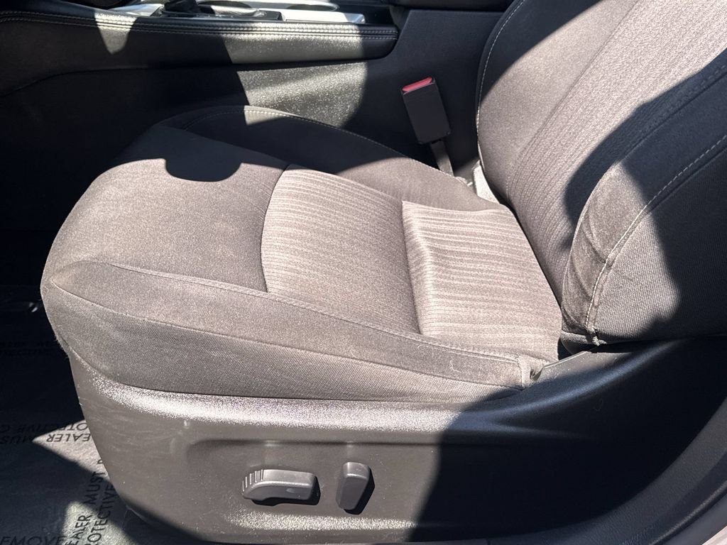 Certified Used 2023 Silver Nissan 2.5 SV image 14