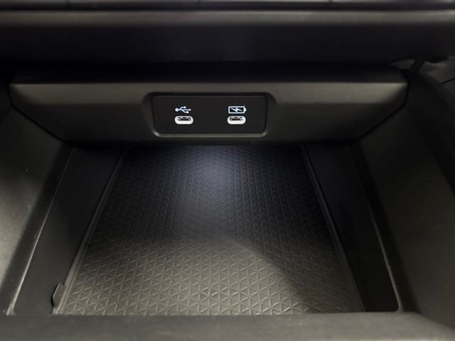 Used 2023 White Honda LX image 33