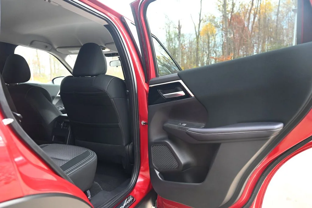 Used 2024 Red Mitsubishi ES image 42