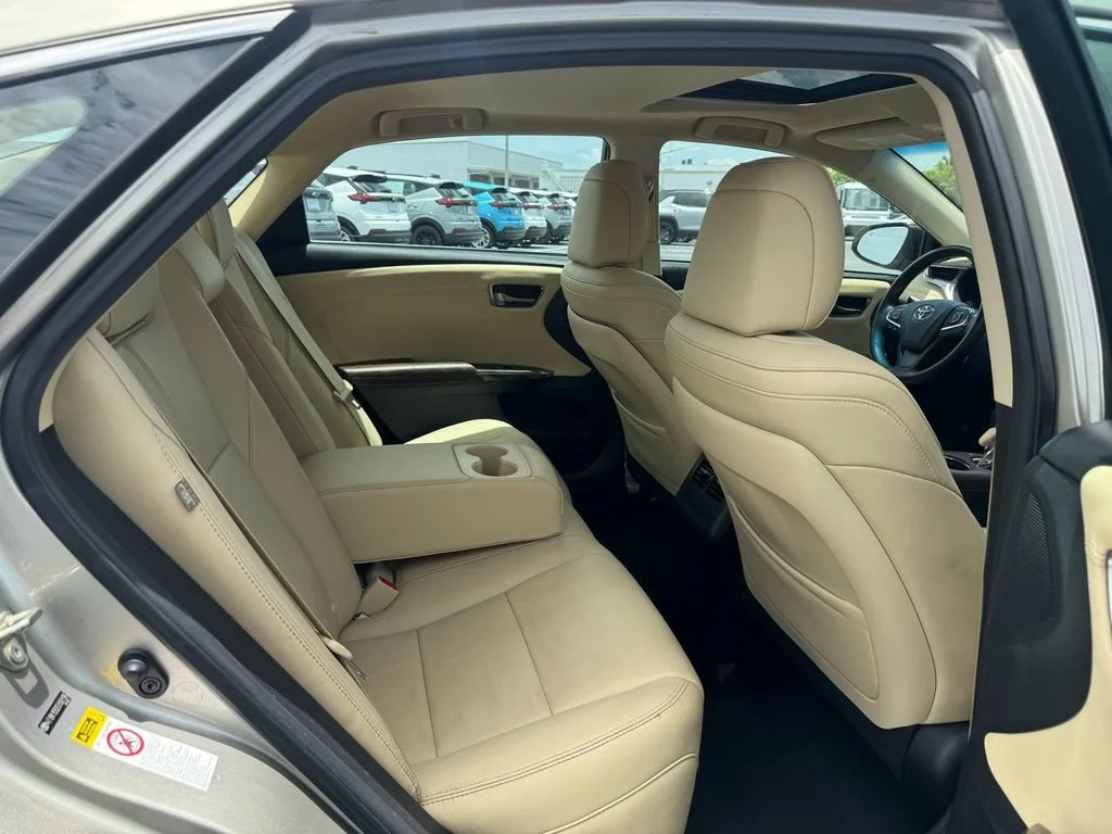 Used 2014 Beige Toyota XLE Premium image 16