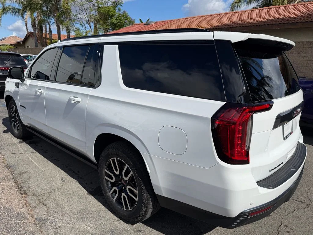 Used 2024 White GMC AT4 image 11