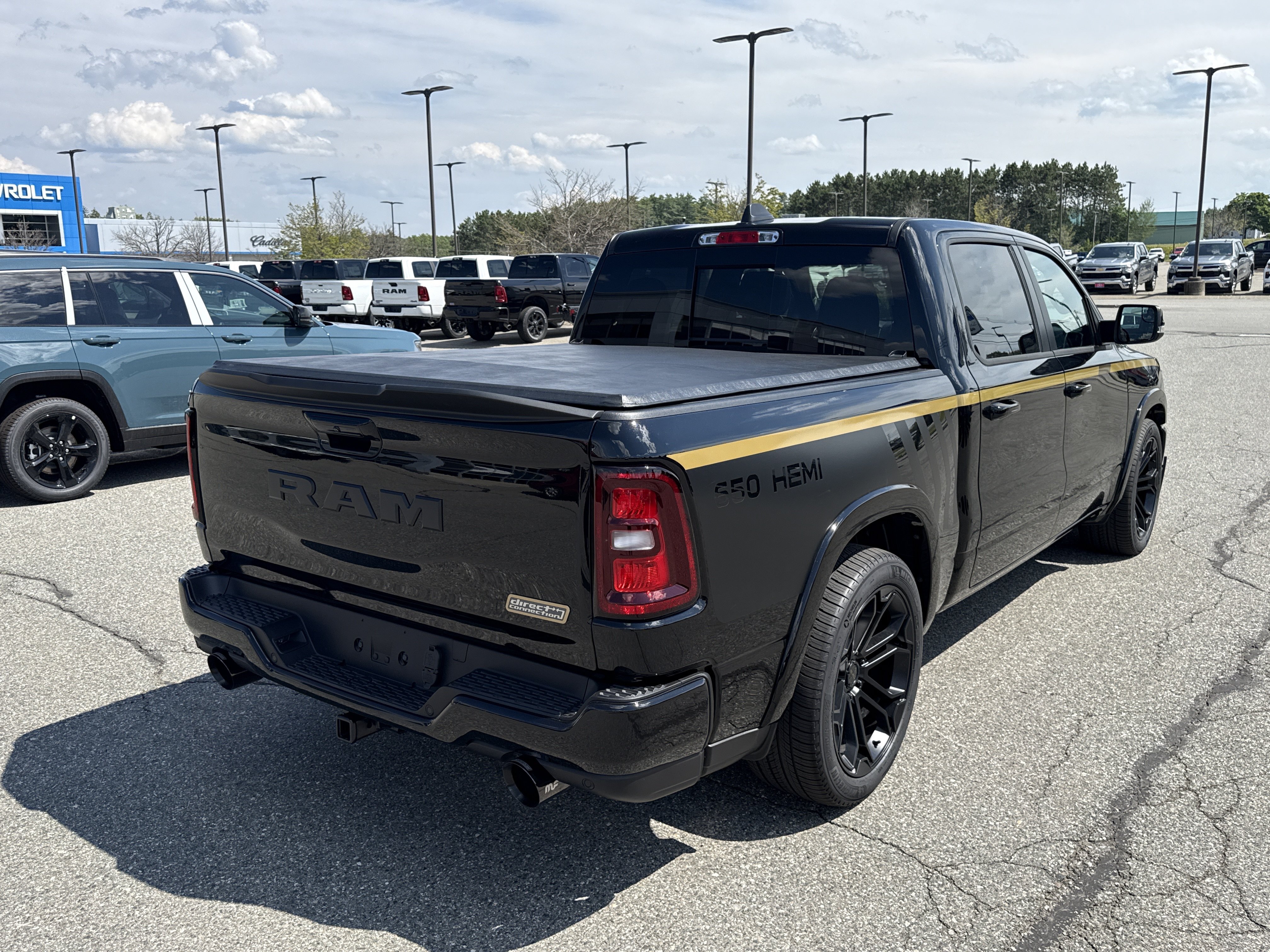 New 2026 Diamond Black Crystal Pearl-Coat Exterior Paint RAM Big Horn image 7