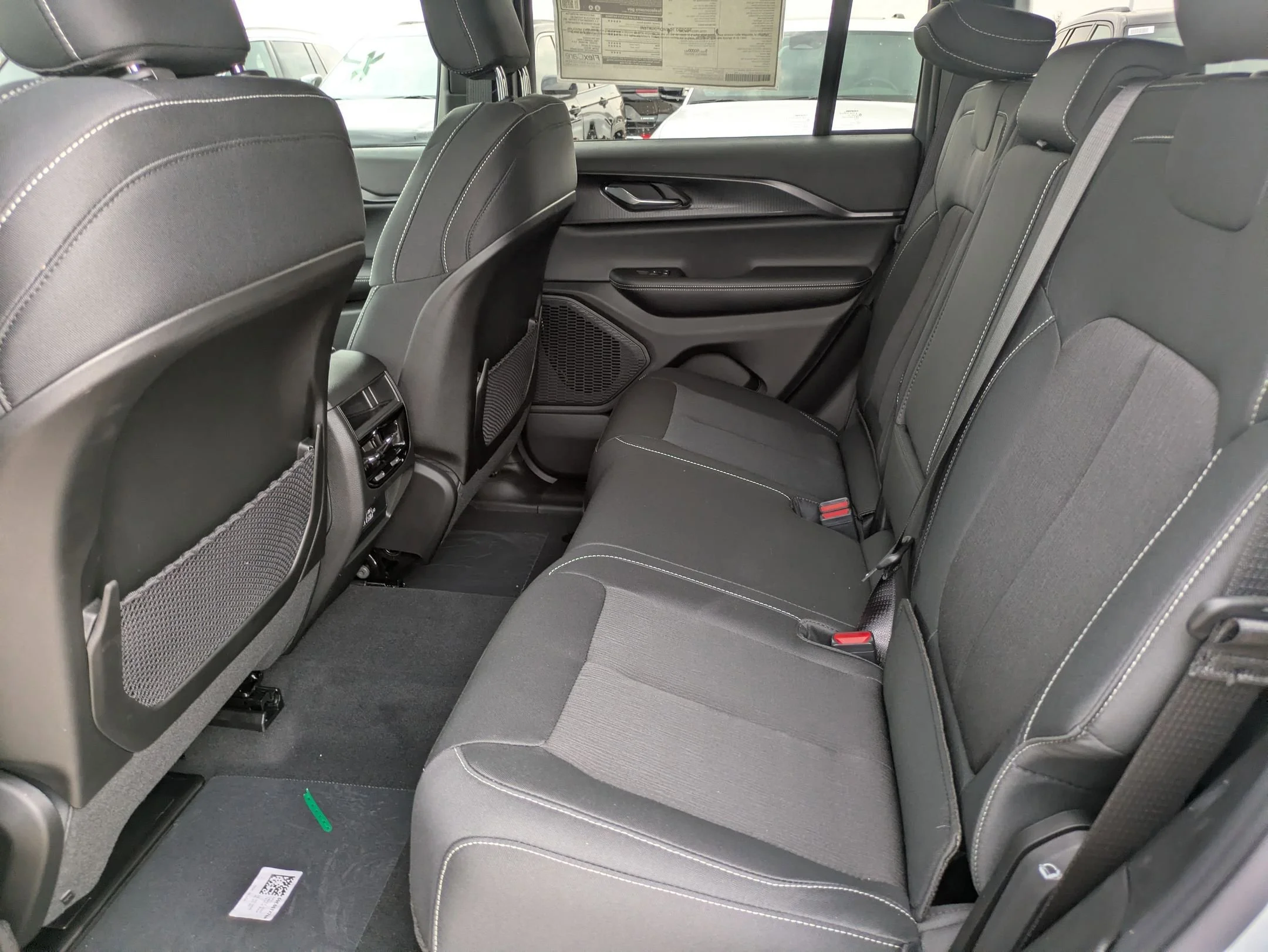 New 2025 Silver Zynith Exterior Paint Jeep Laredo image 13