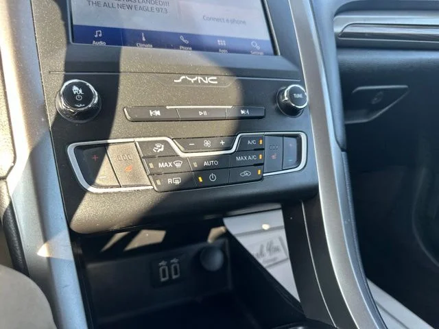 Used 2020 Agate Black Metallic Ford SEL image 30