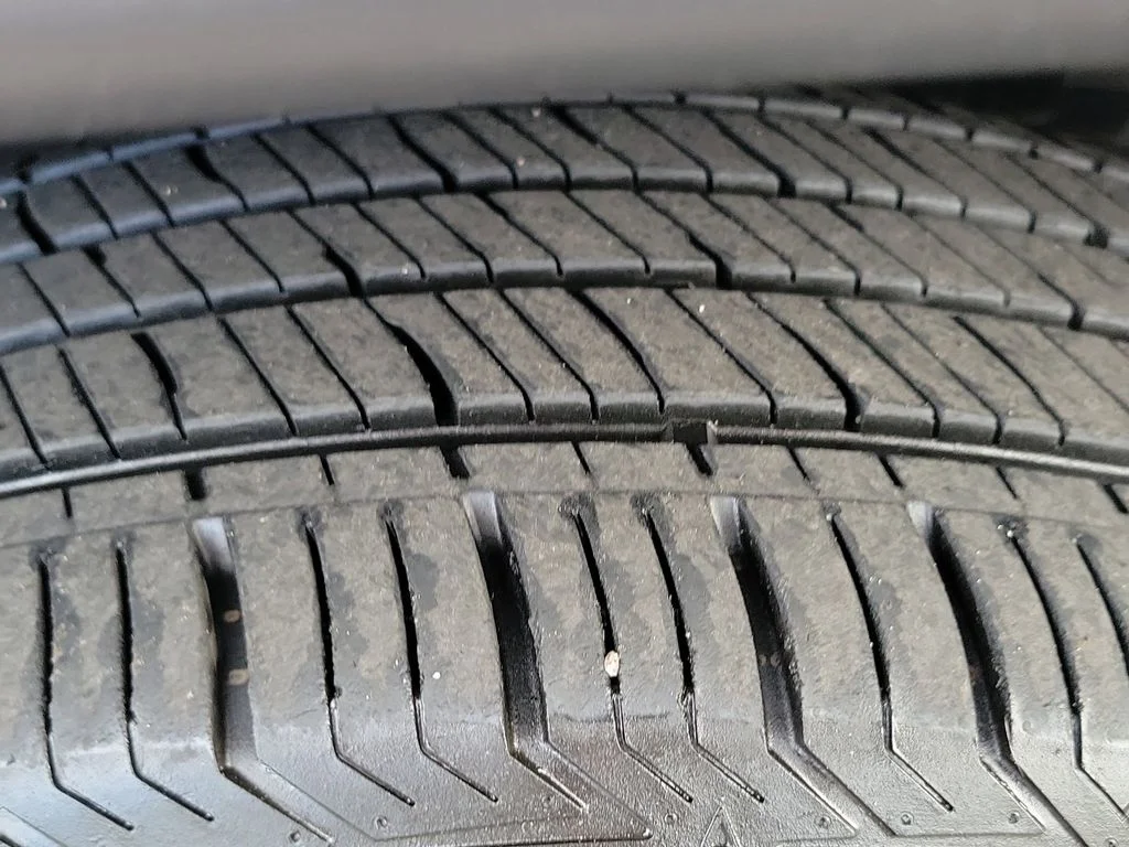 Used 2024 Gray Jeep Limited image 27