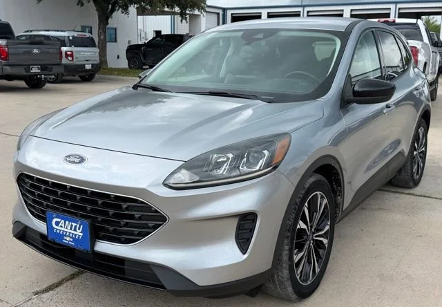 Used 2022 Silver Ford SE image 5