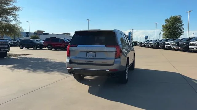2027 GMC Yukon Denali - Photo 8