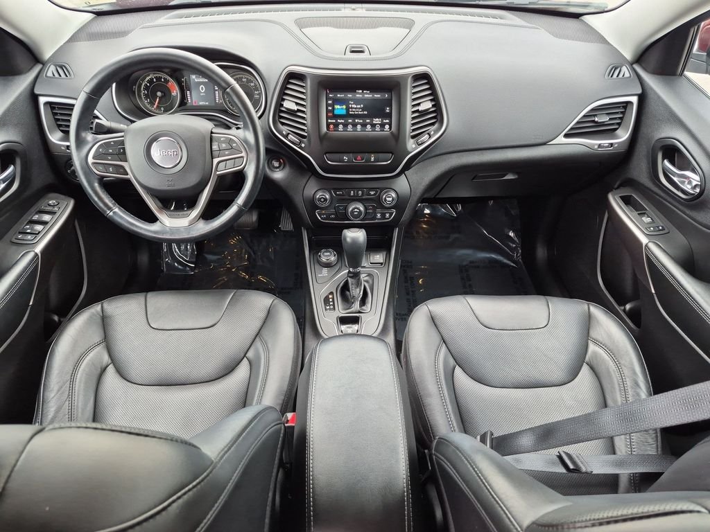 Used 2021 Red Jeep Latitude Lux image 24