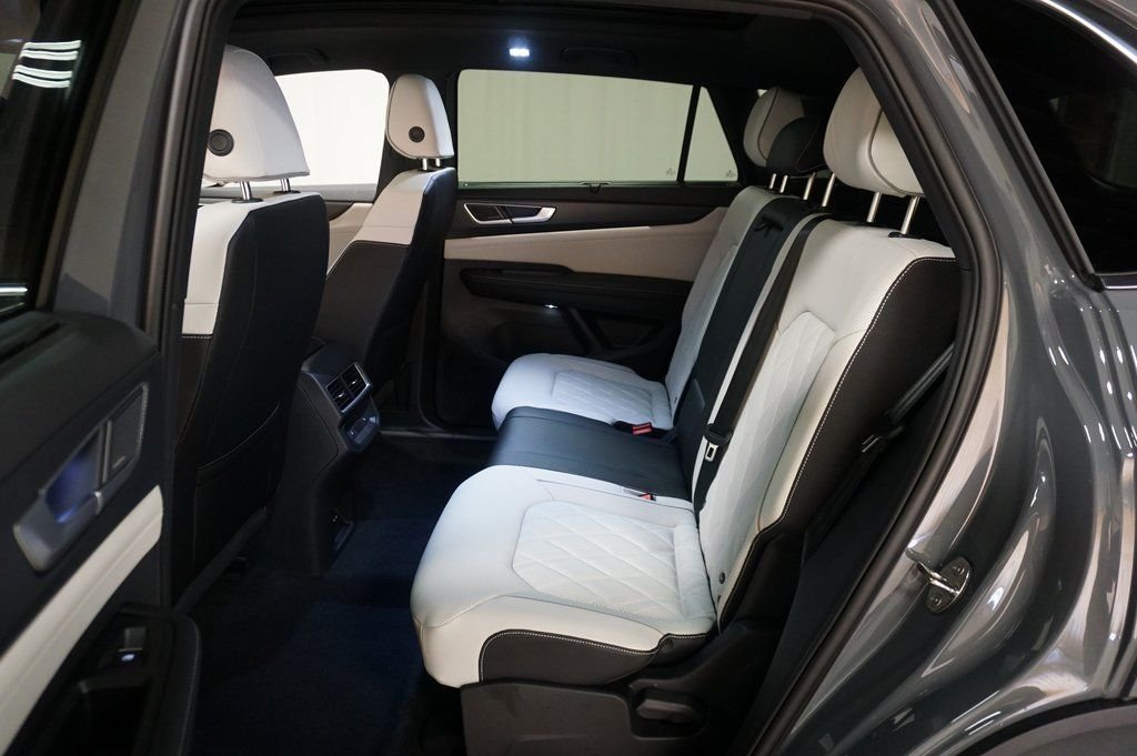 2026 Volkswagen Atlas Cross Sport SEL Premium R-LINE - Photo 11