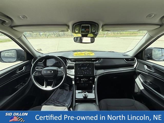 Used 2023 Diamond Black Crystal Pearlcoat Jeep Laredo image 18