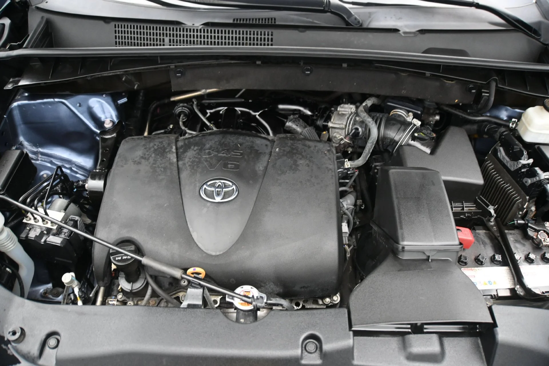 Used 2019  Toyota SE image 28