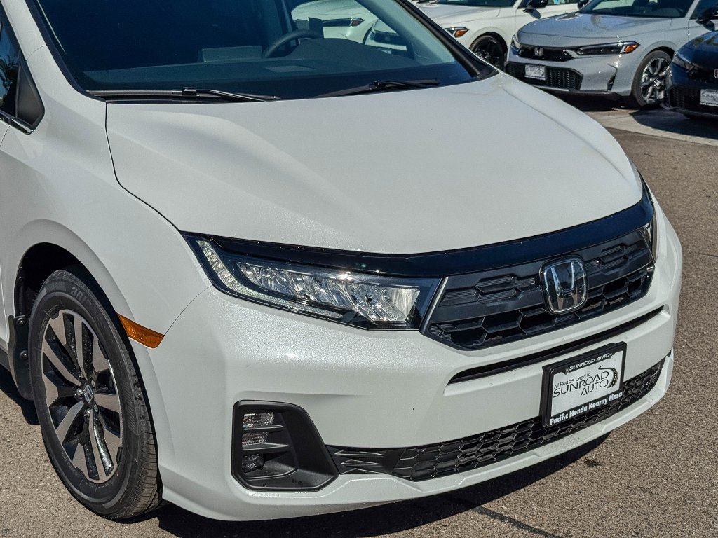 New 2026 Platinum White Pearl Honda EX-L image 13
