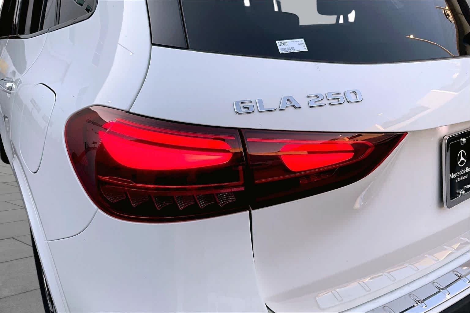 Used 2026 Polar White Mercedes-Benz GLA 250 image 28