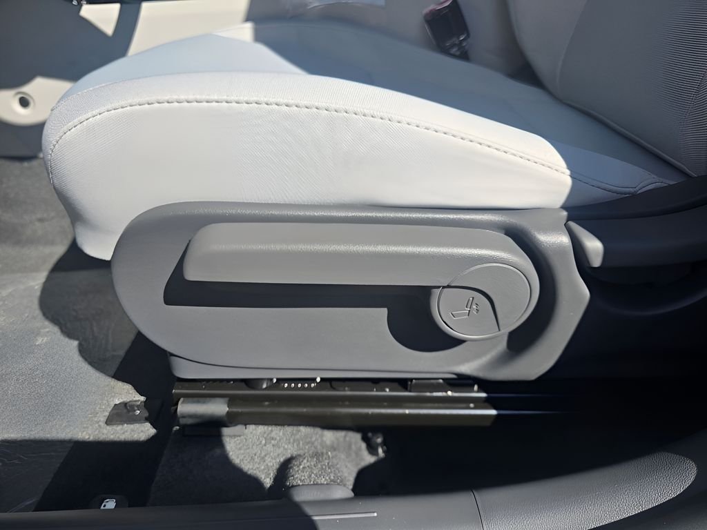 Used 2026 Atlas White Hyundai SEL Sport image 16