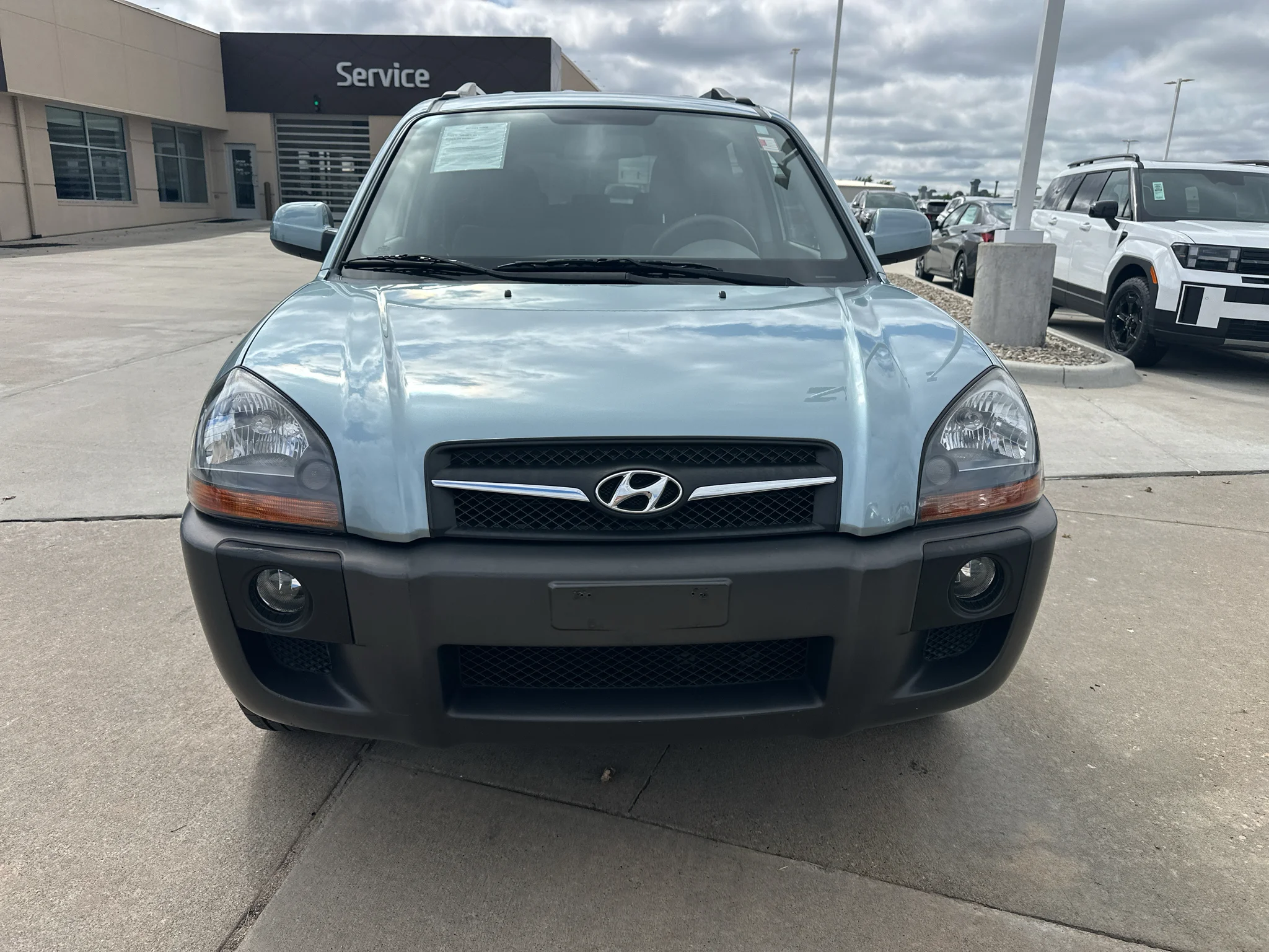 Used 2009 Desert Sage Metallic Hyundai SE image 13
