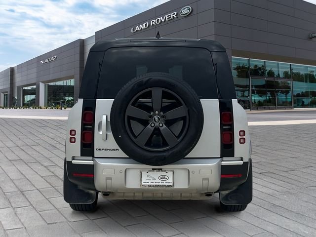 Used 2024  Land Rover S image 4