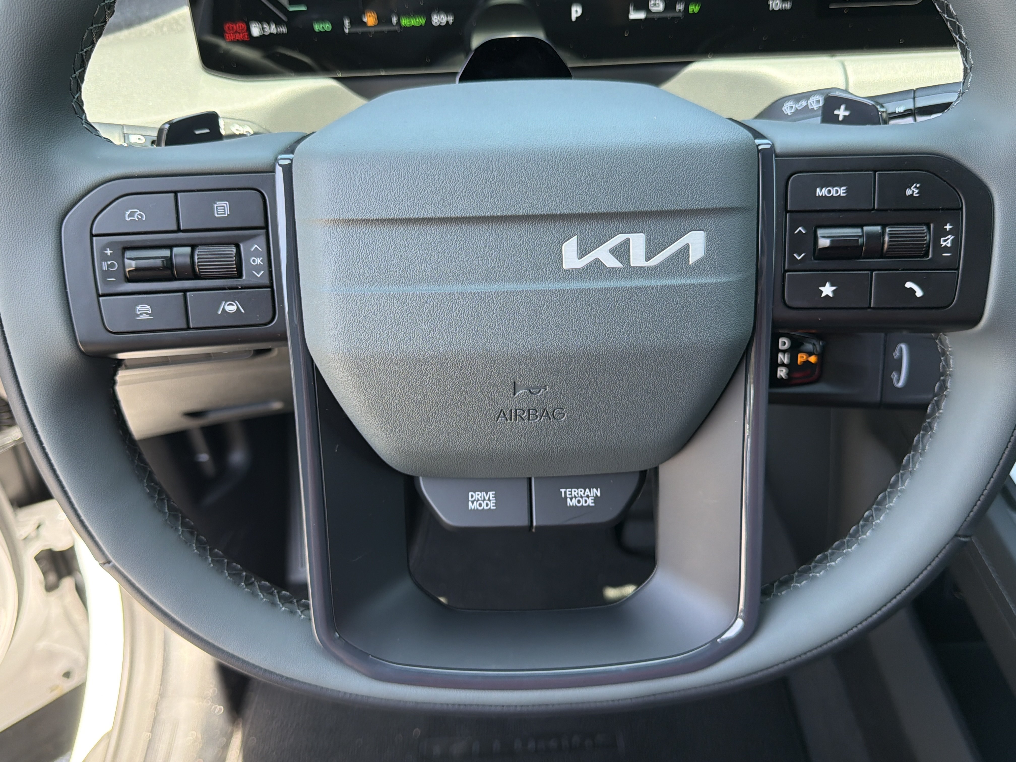 New 2027 Glacial White Pearl Kia X-LINE SX image 15