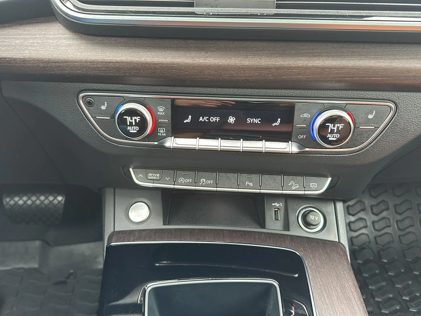 Used 2023 Manhattan Gray Metallic Audi Premium image 31