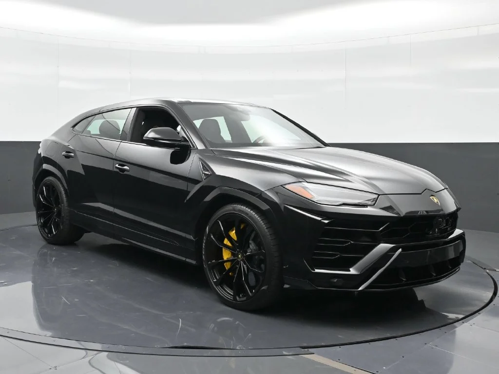 Used 2022  Lamborghini Base image 13