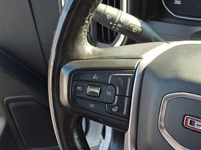 Used 2022 White GMC SLE image 19
