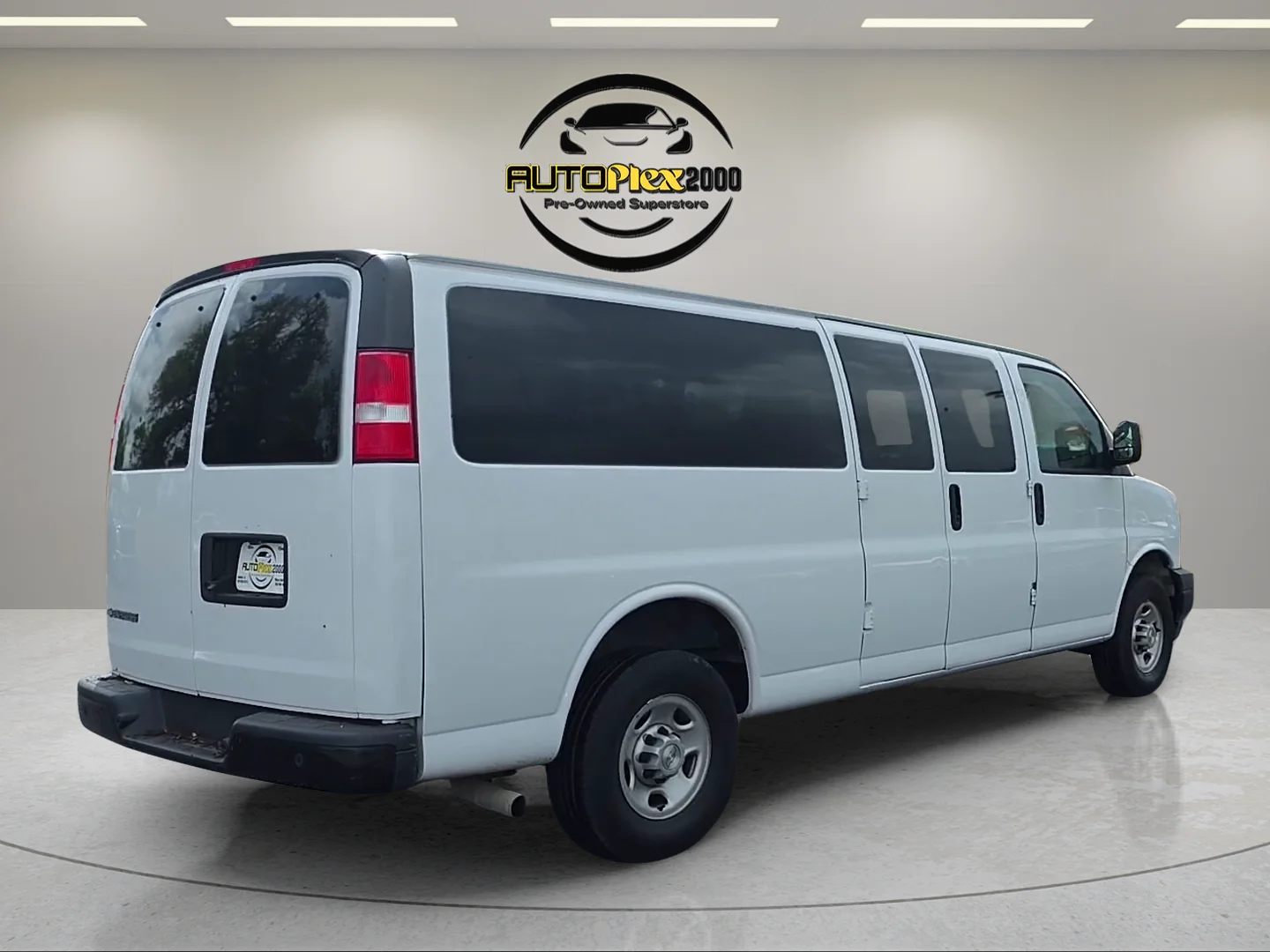 Used 2020 White Chevrolet LS image 7