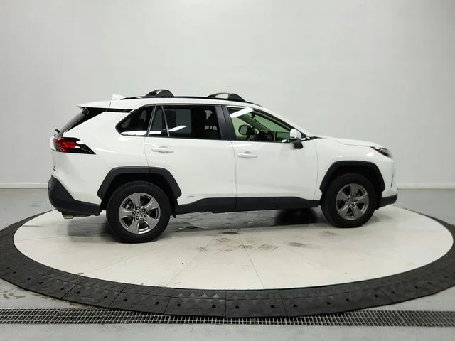 Used 2023 White Toyota LE image 9