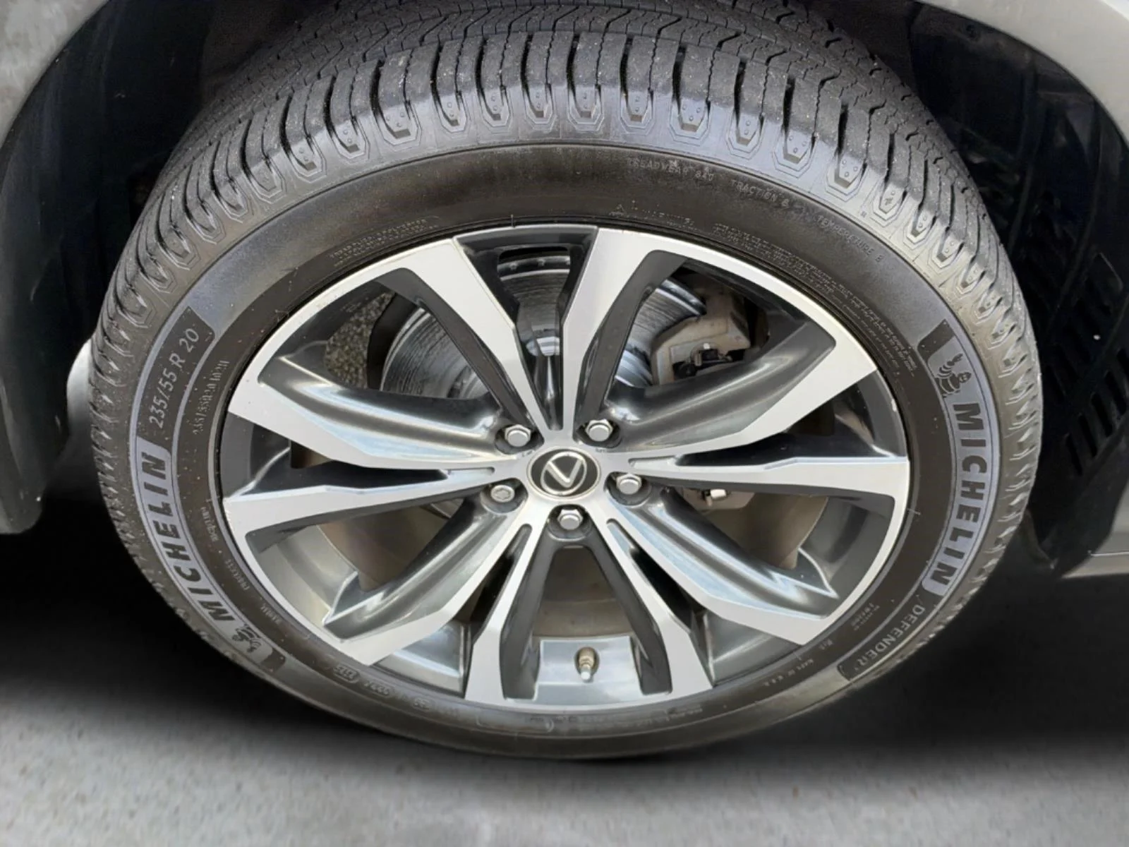 Used 2019 Silver Lining Metallic Lexus RX 350L Premium image 11