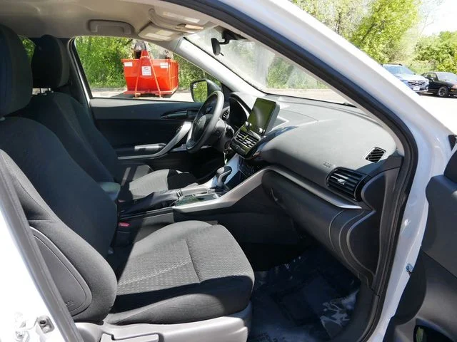 Used 2023 White Diamond Mitsubishi LE image 8