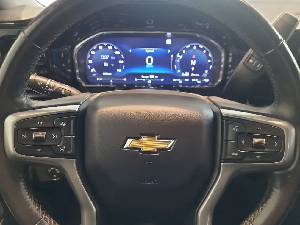 Used 2022 Northsky Blue Metallic Chevrolet LT image 11