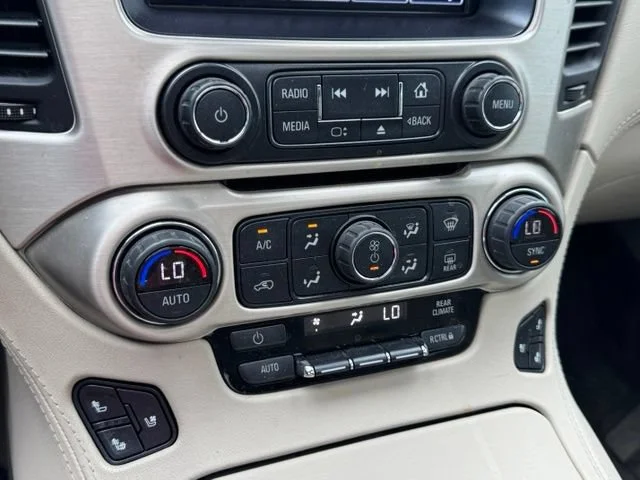 Used 2020 DARK SAPPHIRE BLUE METALLIC GMC Denali image 36