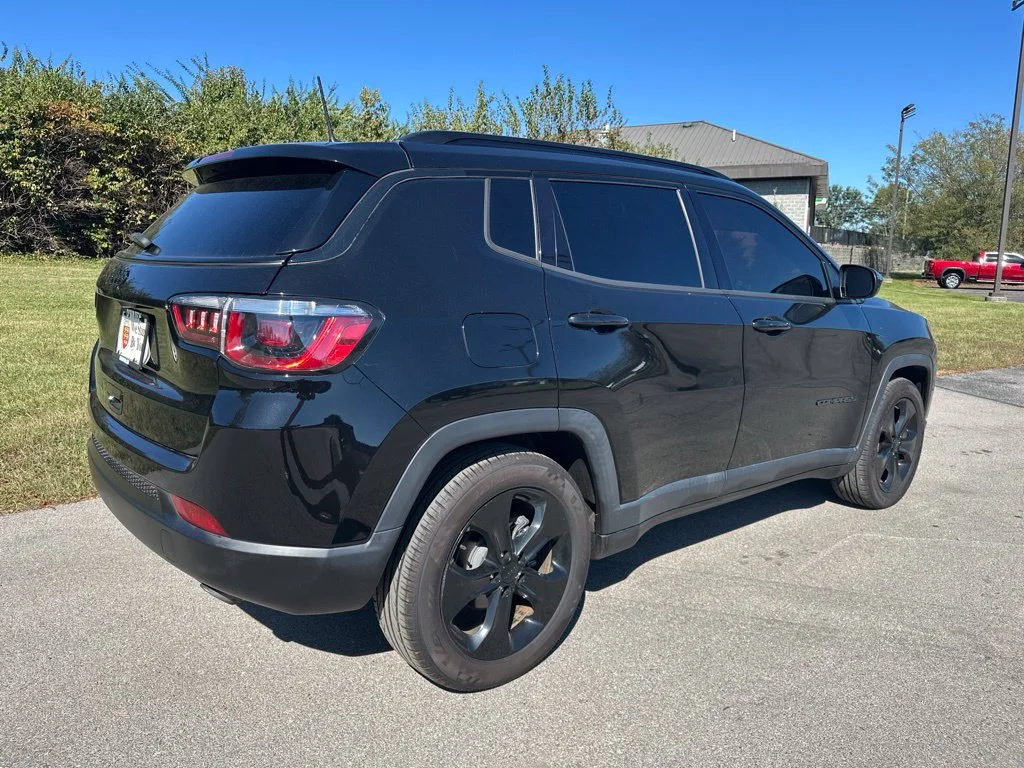 Used 2021 Diamond Black Jeep Latitude image 7