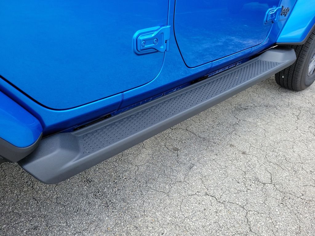 New 2026 Hydro Blue Pearl-Coat Exterior Paint Jeep Sahara image 8