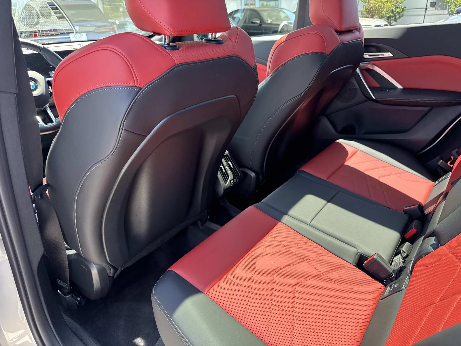 Used 2025 Space Silver Metallic BMW M35i Sports Activity Vehicle image 11