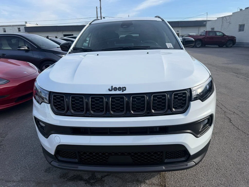 New 2026 White Jeep Latitude image 4