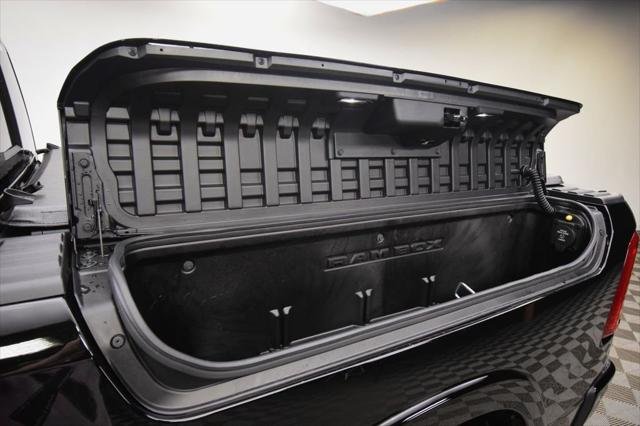 New 2027 Diamond Black Crystal Pearl-Coat Exterior Paint RAM Tungsten image 10