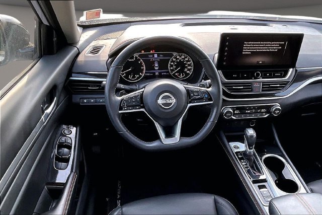 Used 2024 Gray Nissan 2.0 SR image 5