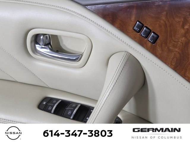 Used 2017 White INFINITI Base image 28